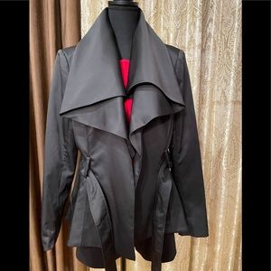 Coat w/ruffled collar